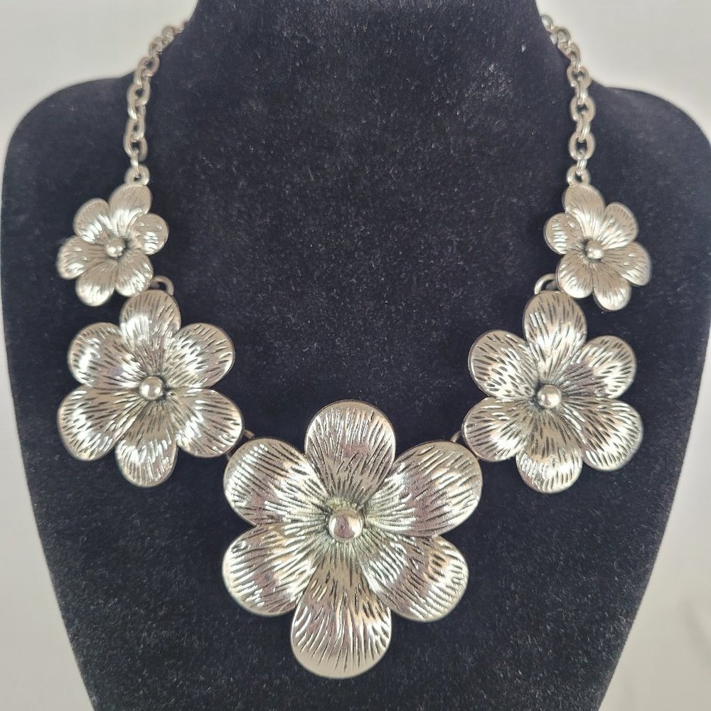 Fashion Floral Statement Adjustable Necklace Choker Silver Tone